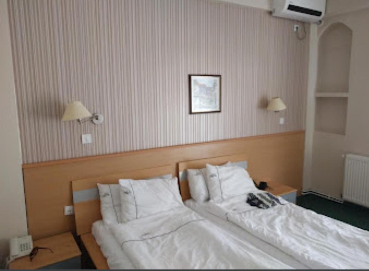 Hotel Bluebell Ohri Dış mekan fotoğraf